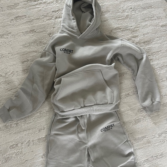 Comfrt Tops - COMFRT hoodie set